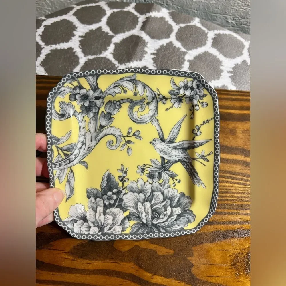 Adorable Square Trinket dish “Adelaide Yellow” Bird design 6x6 great for jewelry